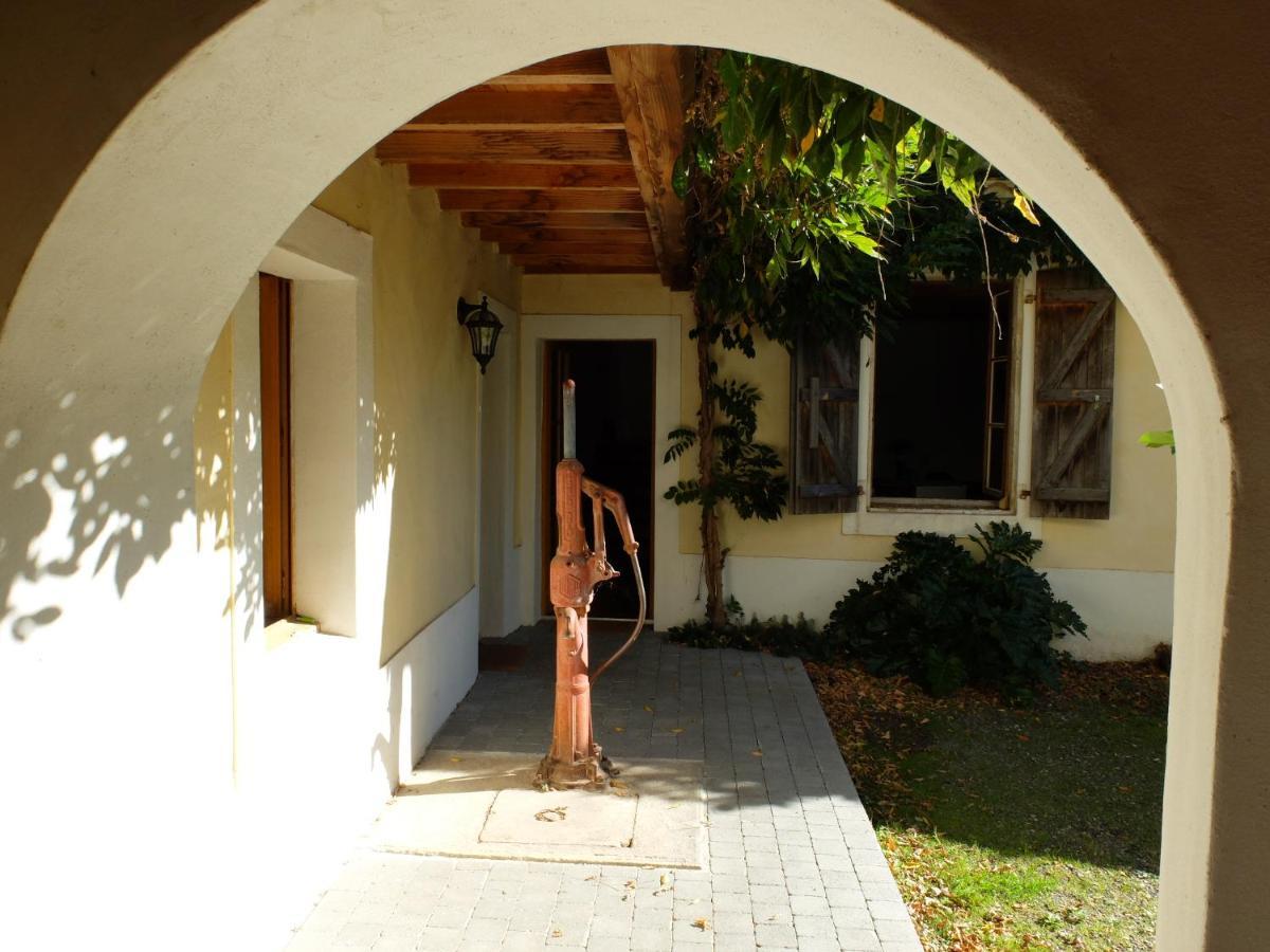 De L'Autre Cote Bed & Breakfast Garlin Exterior photo