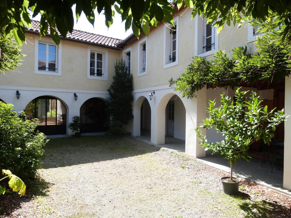 De L'Autre Cote Bed & Breakfast Garlin Exterior photo