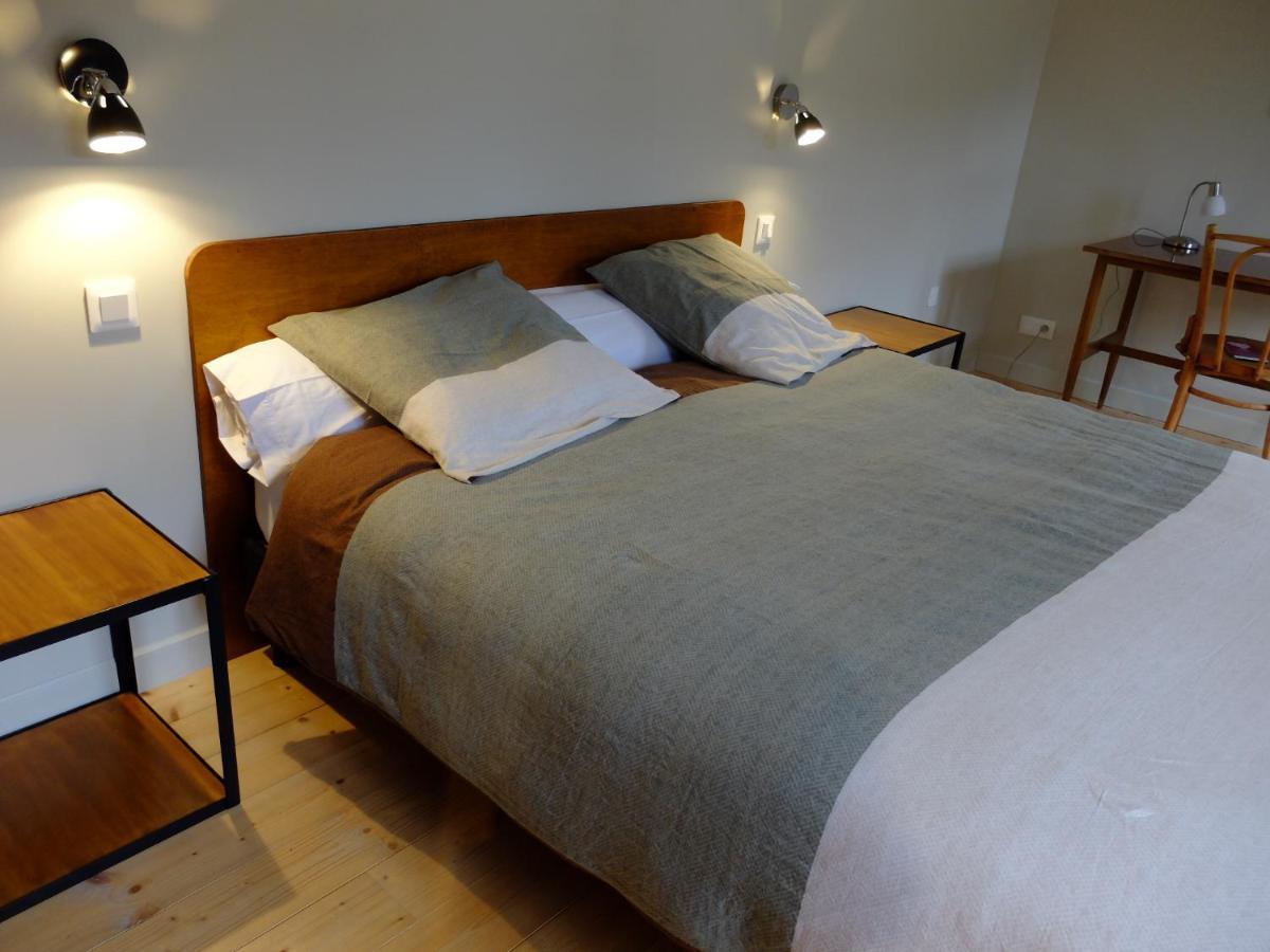 De L'Autre Cote Bed & Breakfast Garlin Exterior photo