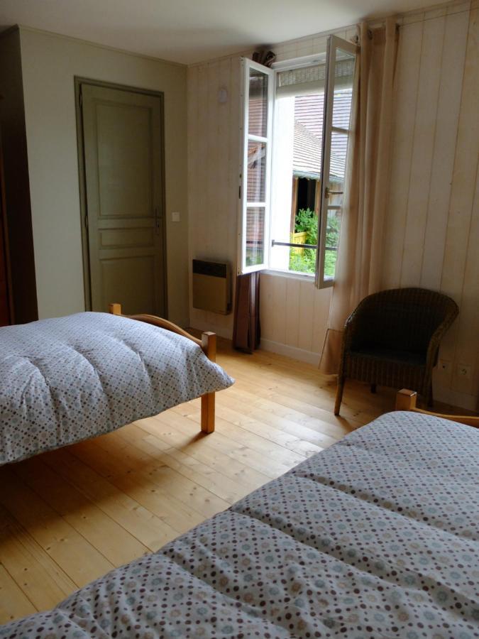 De L'Autre Cote Bed & Breakfast Garlin Exterior photo